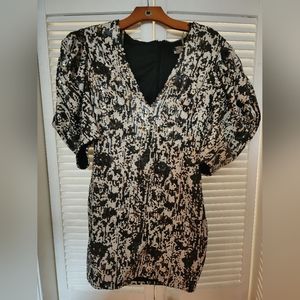 Sequin Mini Dress. V-Cut Puff Sleeve Black/White/Gold size L